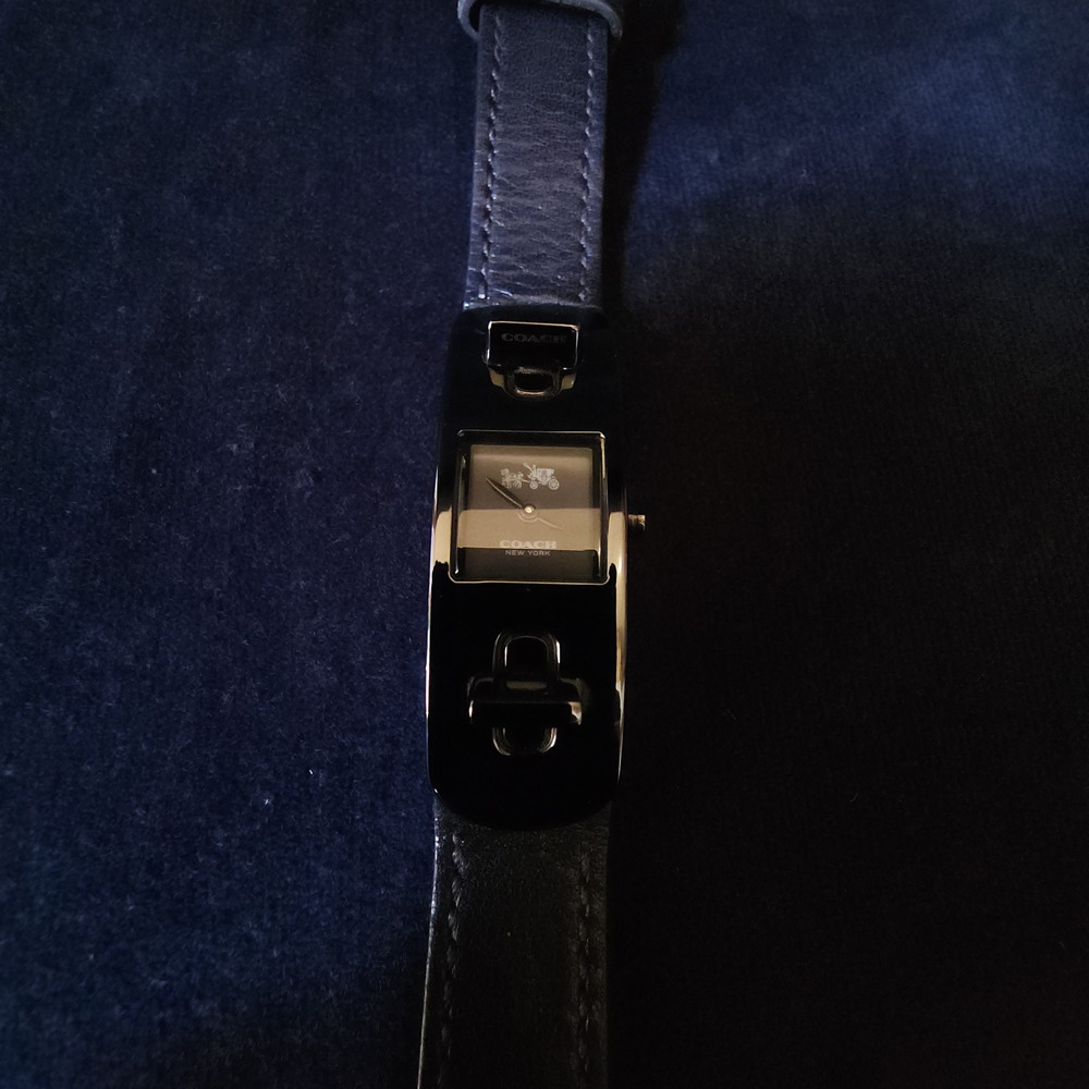 Womens Coach Swagger Black Ionized Plating Double Turnlock Leather Strap Watch - Picture 3 of 11